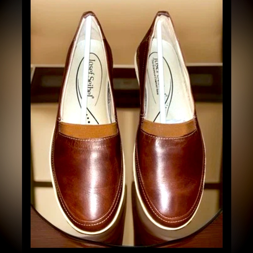 Josef Seibel Full Grain Leather Closed Toe Slip On Loafers Shoes W/Elastic Band